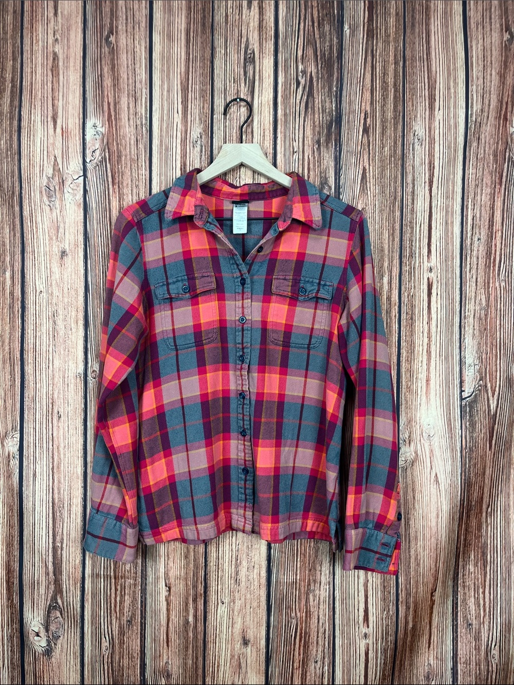 Woman’s Long-Sleeved Fjord Flannel Shirt